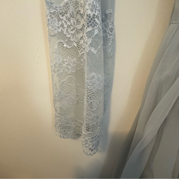 La Vie En Rose Blue Floral Embroidered Robe - Picture 3 of 6